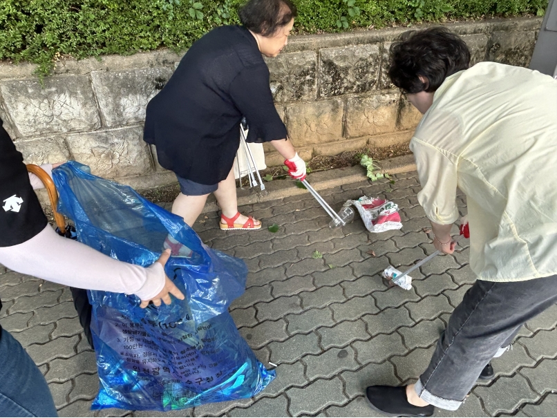 선학동 통장자율회, 선학먹자골목 환경정비 봉사 나서