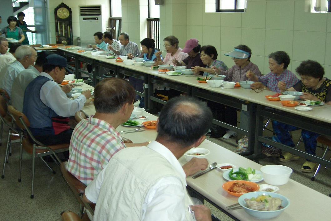 연수2동 새마을부녀회 삼계탕 나눔행사의 1번째 이미지