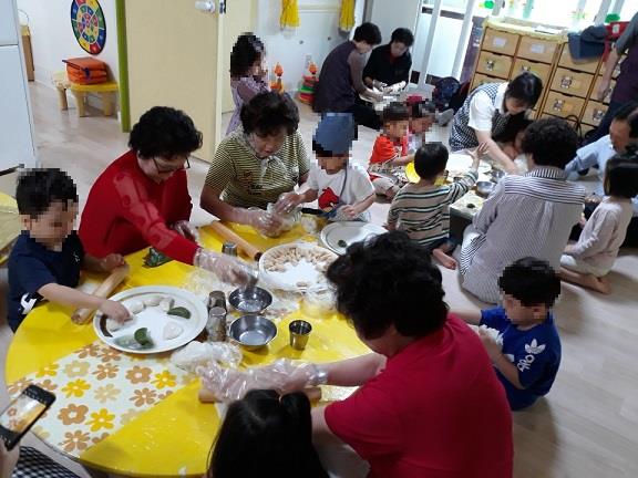 시니어 연사랑 봉사단 아동 정서지원 봉사활동의 1번째 이미지